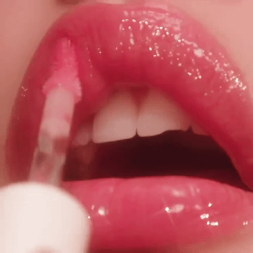 Lip glossta hangi renk?