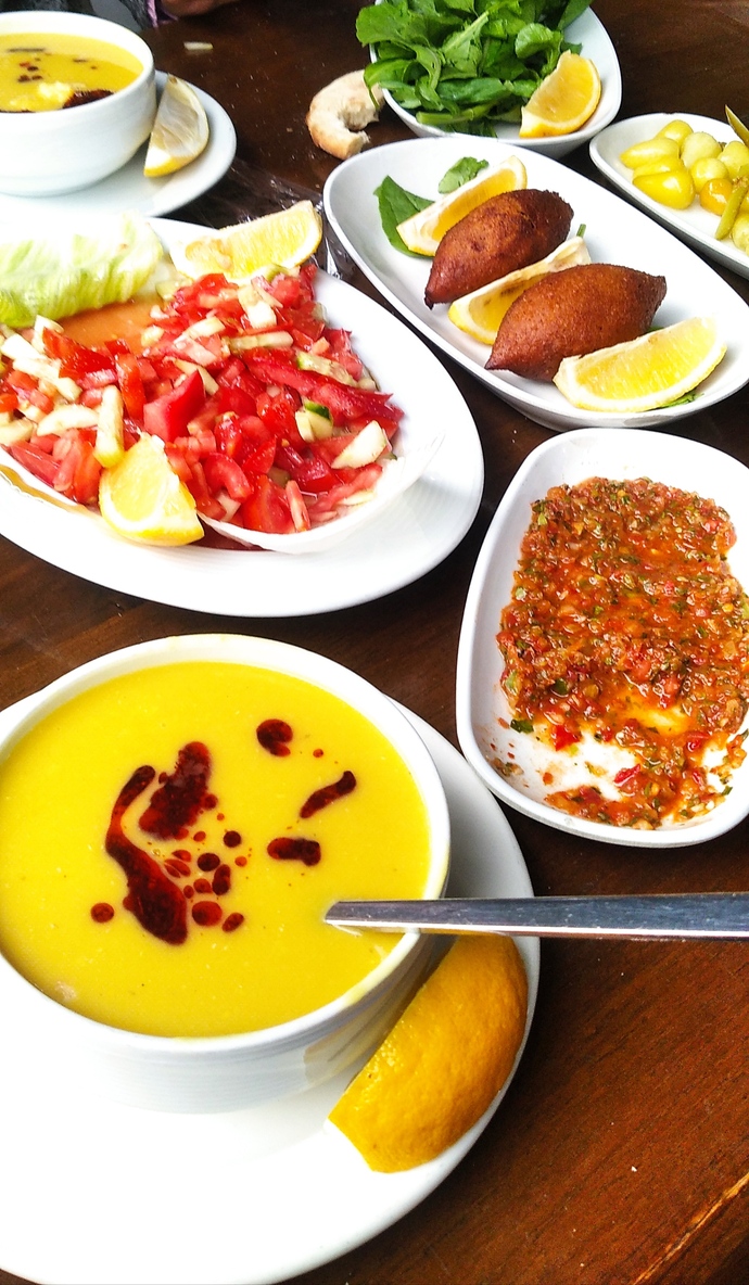 Ilk buluşmada çorba kasesini kafasına diken erkek ikinci buluşmayı hak eder mi?