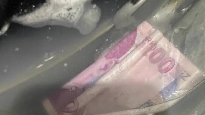 Böyle bir durumda parayı kurutma makinesine atsak sorun çözülür mü?