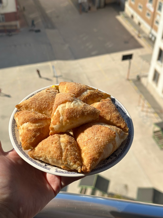 Yaptığım dışı çıtır içi yumuşak börekler nasıl duruyorlar? 😍