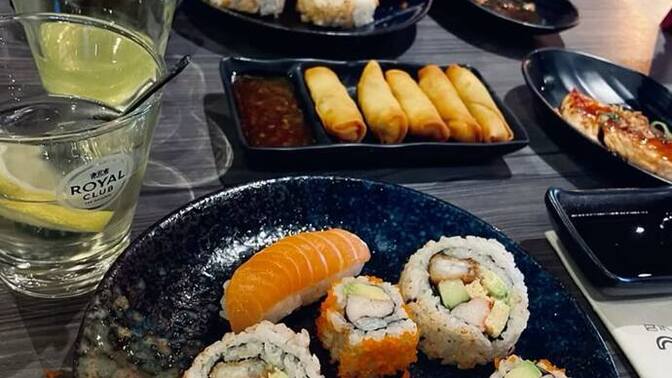 Sevgilinle sushi yemeye gider misin?
