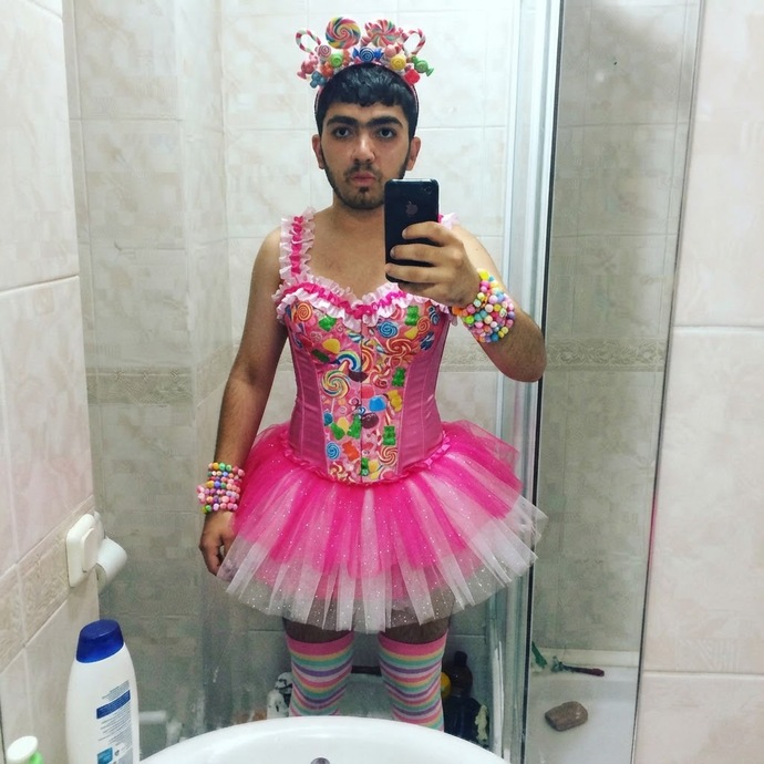 çoraplarıma bakınnnnn)))