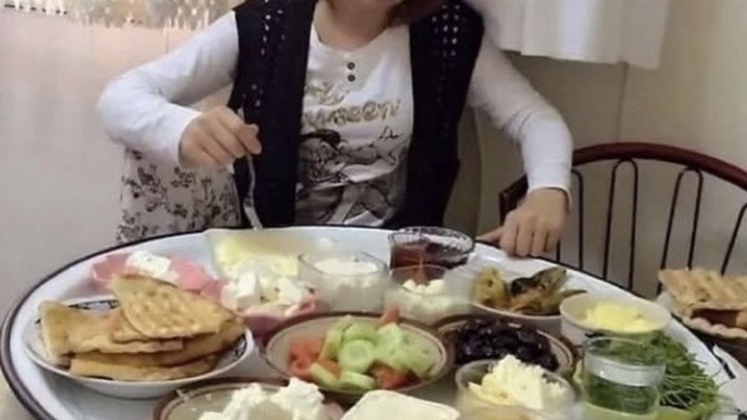 Gece atıştırmayı sevenler burada mı? Favori gece atıştırmalığınız ne?