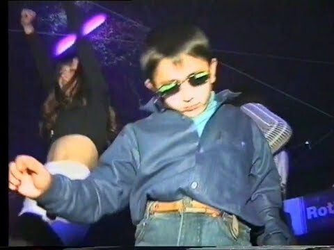 Kapı gıcırtısına bile oynar mısın, yoksa oturup keyif yapmak yeterli mi?