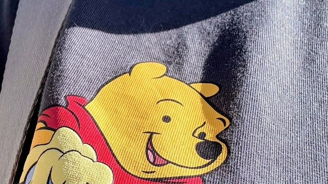 Kırk yaşında kadının Winnie’li tişört giymesi çok mu komik?