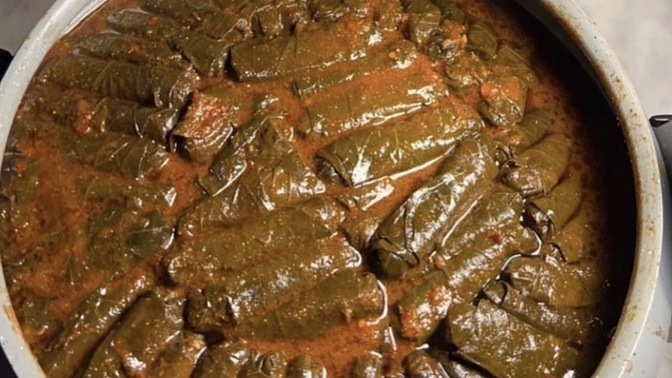 Soslu sarma yer misin?