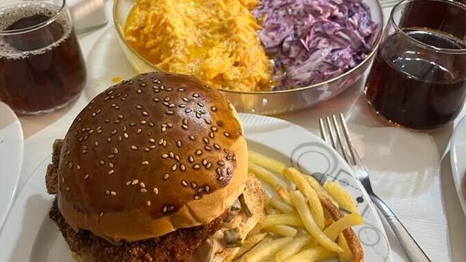 Hamburgerle sabah kahvaltısına başlamak nasıl olur?