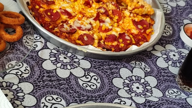 Elinden pizza 🍕 olsa yenir mi becerebiliyor musunuz o işleri?