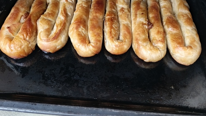 Kıymalı kuş üzümlü sarıyer böreği sever misiniz?