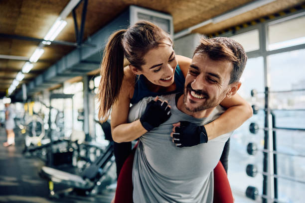 Sevgiliniz spor salonunda karşı cinsle çalışsa kıskanır mısınız?