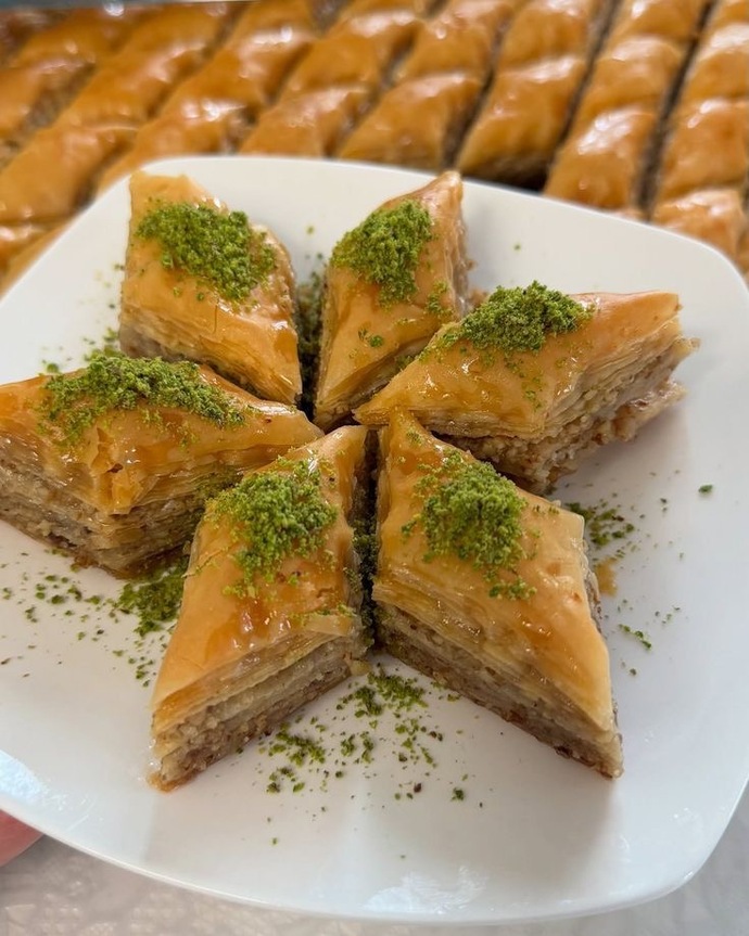 Künefe mi Baklava mı?