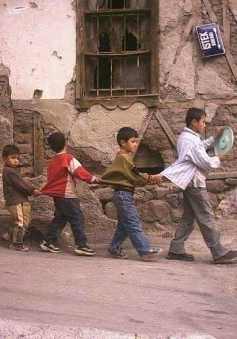 Sizi , evet sizi … sizi beraber bi fincan kahve içip ardından arkasından ayyy o neydi öyle diyeceğiniz kişi ile etiketleyeyim mi?