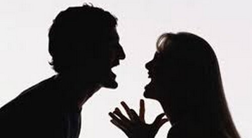 Annenizin istemediği biriyle konuşmaya devam eder misiniz?