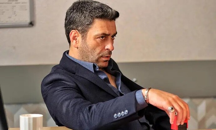 Bir dizi veya film karakteri olmak isteseniz bu ne olurdu ve nedennnn?