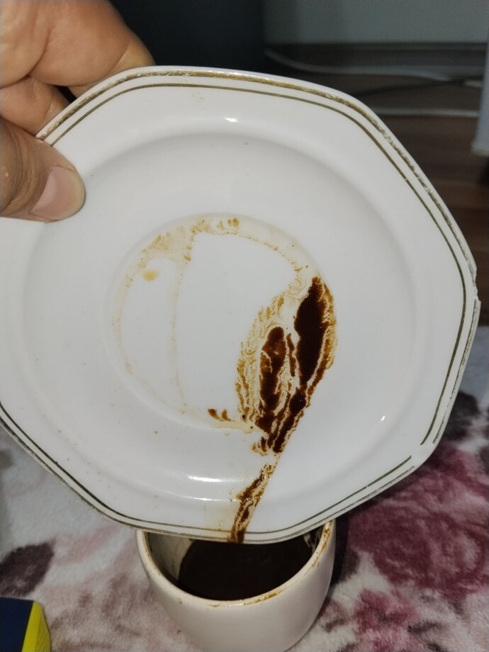 Fal bakabilenler burada mı, bana da bakar mısınız?