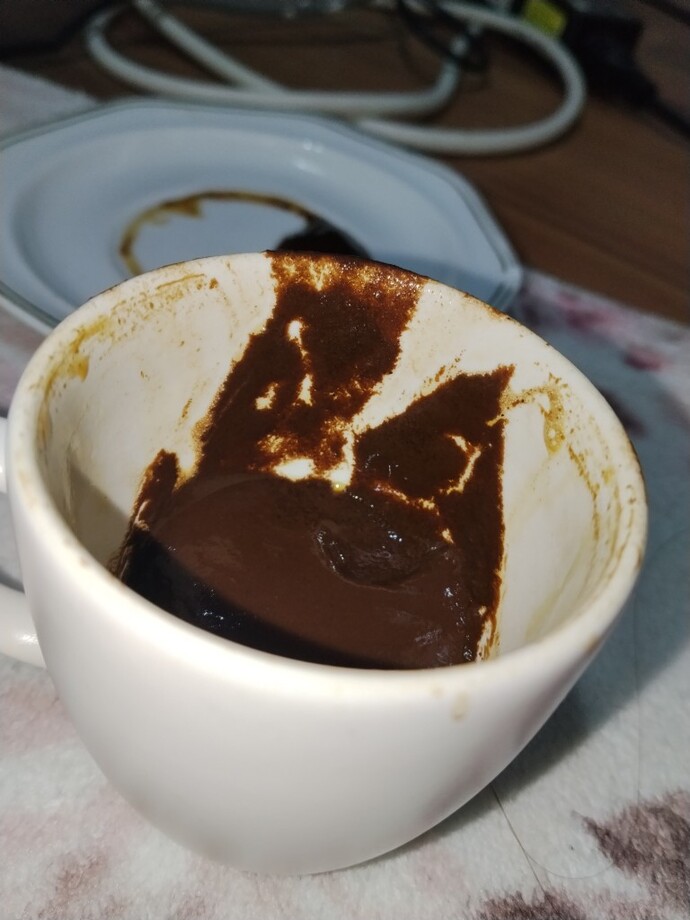 Fal bakabilenler burada mı, bana da bakar mısınız?