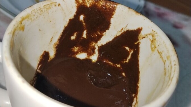 Fal bakabilenler burada mı, bana da bakar mısınız?