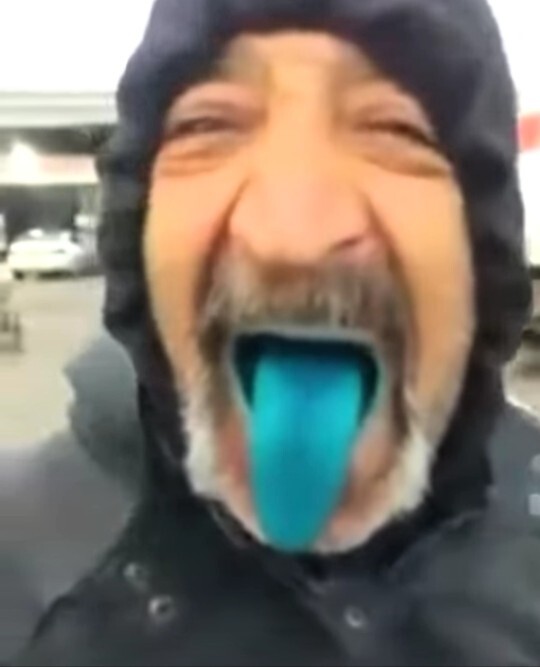 Bluetooth ile birbirine bağlanan insanların, dişleri maviye dönüşüyor mu?