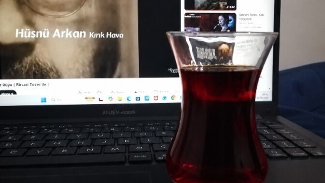 Çay içmenin saat olur mu?