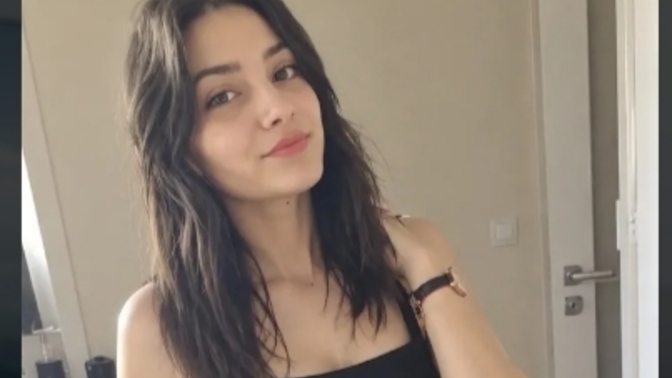 Sizce bu kız fake mi? Pinterest'te daha önce görmüş gibiyim, siz ne düşünüyorsunuz?
