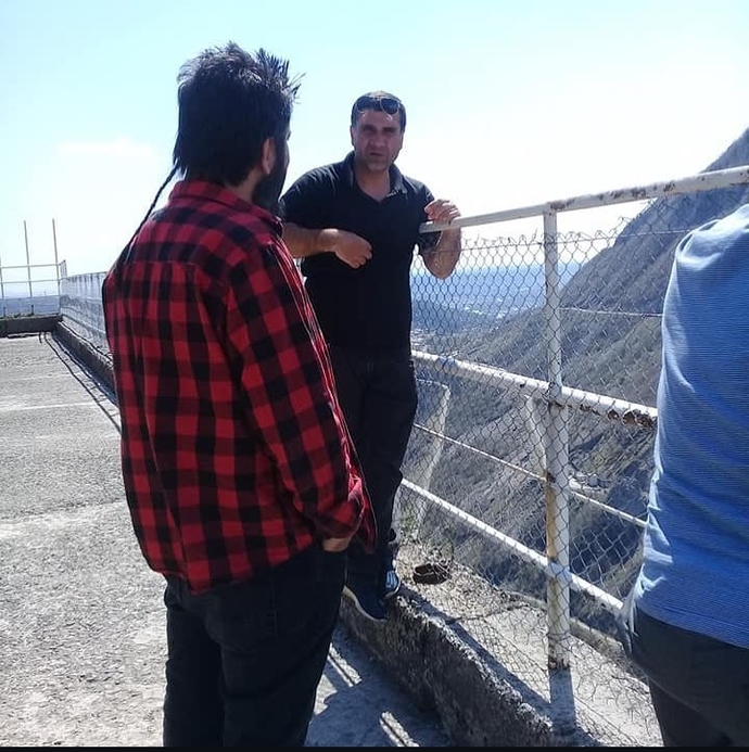 Önce sevgilin var mı diye sorması gerekmezmiydi? Hem flörtleştiğimiz fikrini nereden aldı acaba?