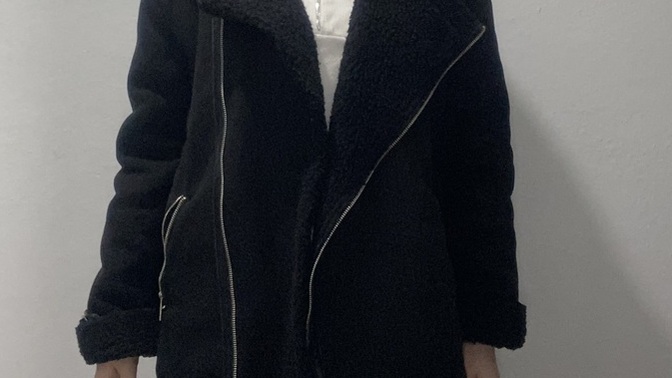 Bu kaban iade mi kalsın mı? Önü açıkken okey sevdim ama fermuarı çekince aşırı kaba geldi alışık olmadığım için mi kalıbı mı bol?
