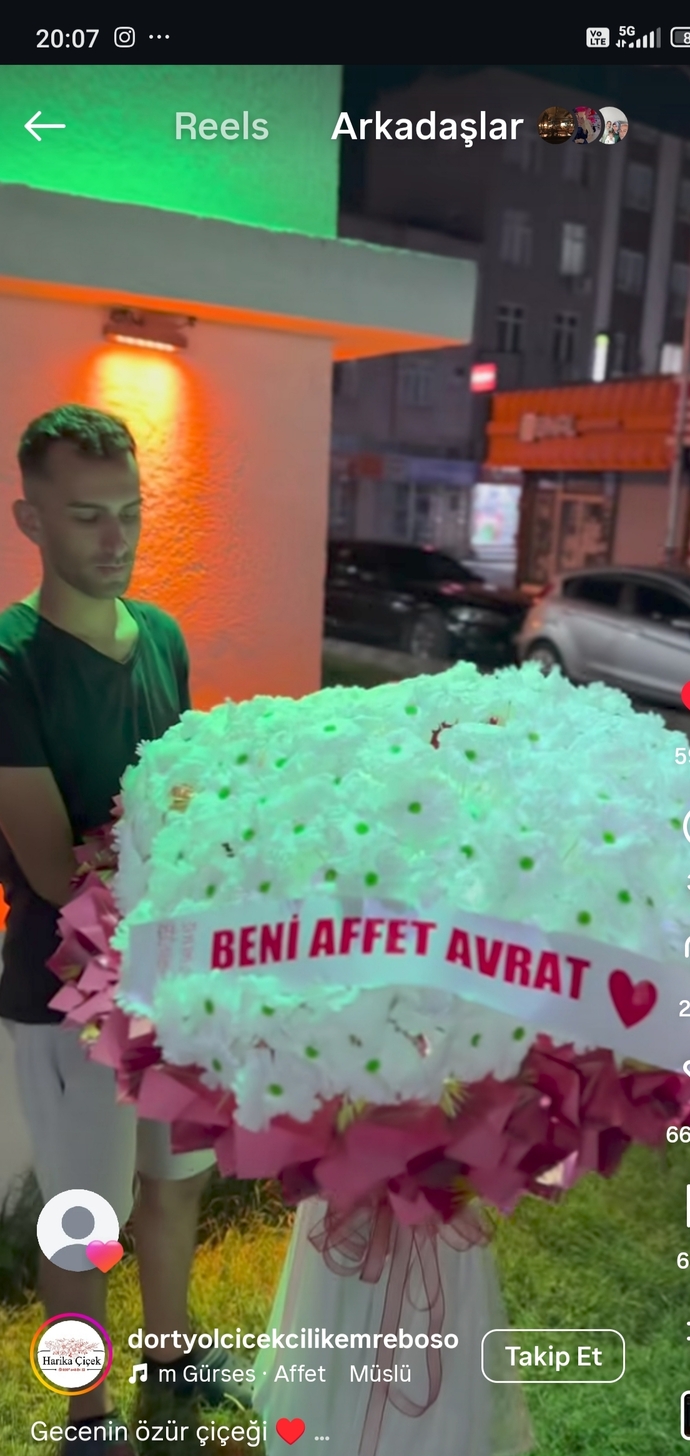 En zarif (!) özür 😂