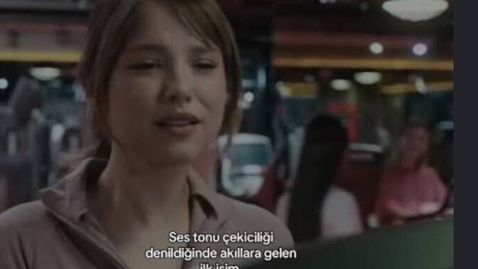 Bir insani sadece sesinden cekici bulabilir misiniz?