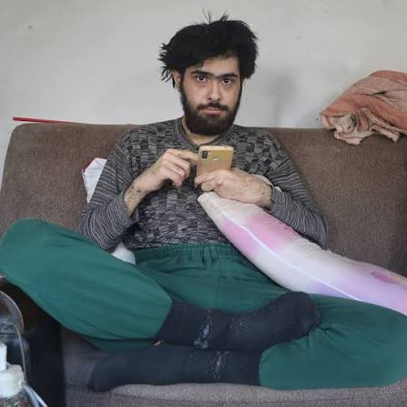 Nişanlandığından beri sakal bırakan adam gerçekten mutsuz mu, ne alaka?