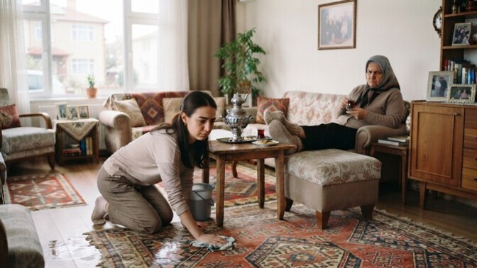 Evlenince kayınvalidenle birlikte aynı evde yaşar mısın?