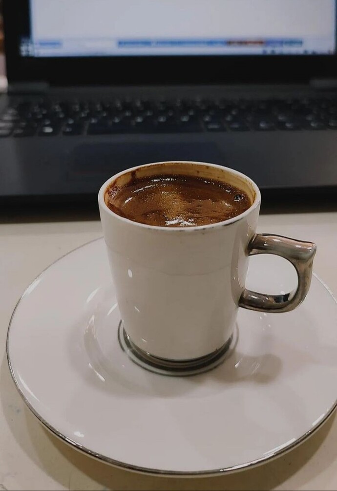 Kahvenizi nasıl içersiniz, sade mi, sütlü mü, şekerli mi?