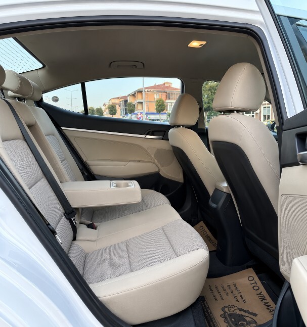 Hyundai Elantra (AD) kasa nasıl araba sizce?
