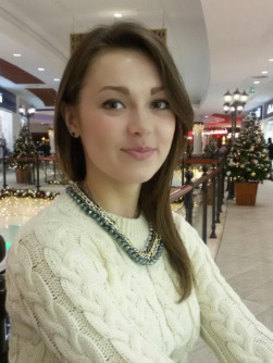 Hangi kızın yüzü daha güzel?