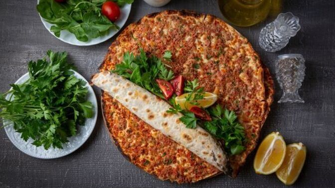 KS'den kiminle lahmacun yemek isterdin?