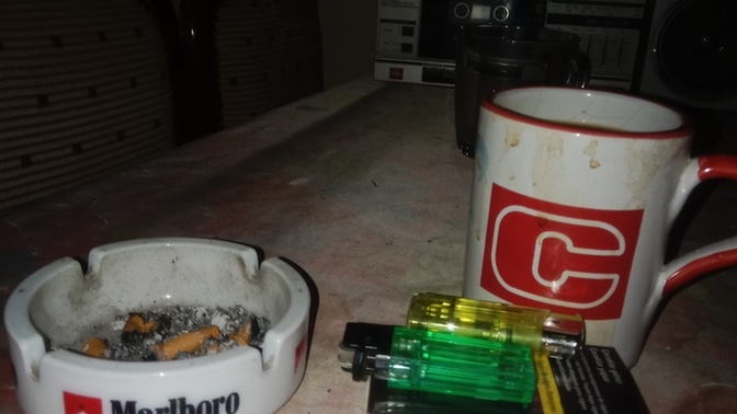 Şu an gece kahvesi mi içilir, yoksa günaydın kahvesi mi?