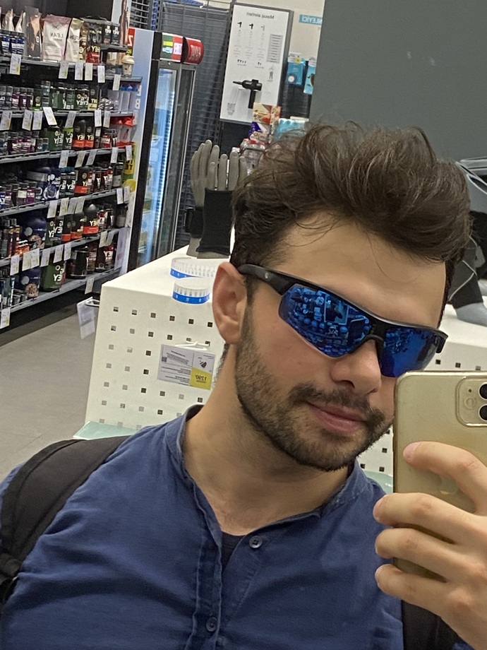 Bu gözlük iyi mi sizce, decathlonda gördüm , günlük kullanımda iyi görünüyor mu?