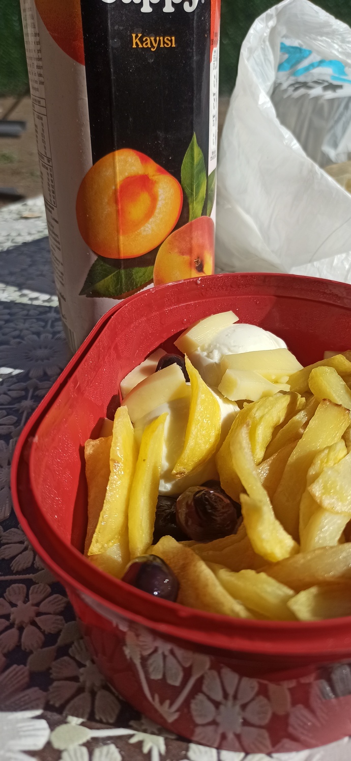 Kahvaltıda çay mı meyve suyu mu tercih edersiniz?