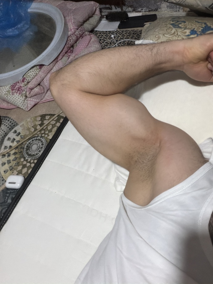 Sitede benden daha kaslı kızlar var mı jdjd?