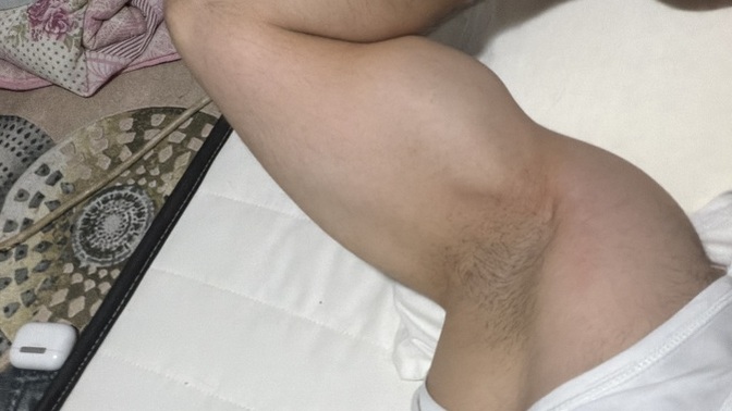 Sitede benden daha kaslı kızlar var mı jdjd?