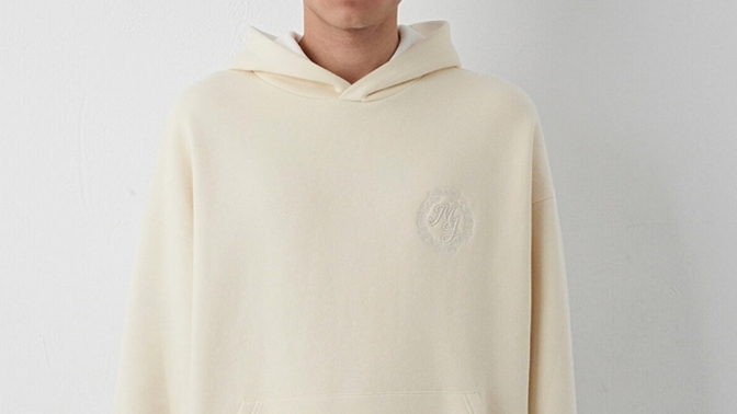 Hangi sweatshirt daha iyi gorunuyor hangisini alayım?