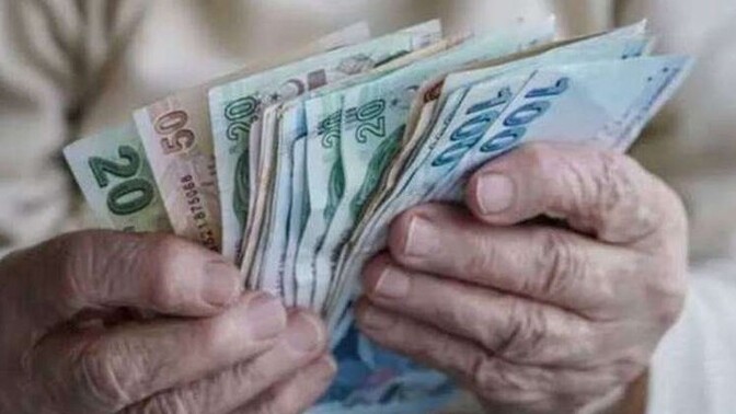 Giden sevgiliyi beklemek mi yoksa ay sonunda gelecek maaşı beklemek mi daha zor?