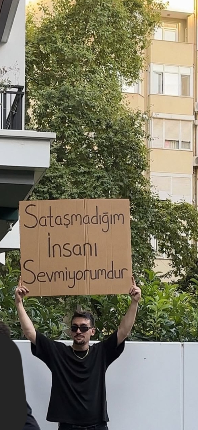 Sevdiğin insanlarla uğraşıp onları sinir etmeyi sever misin?