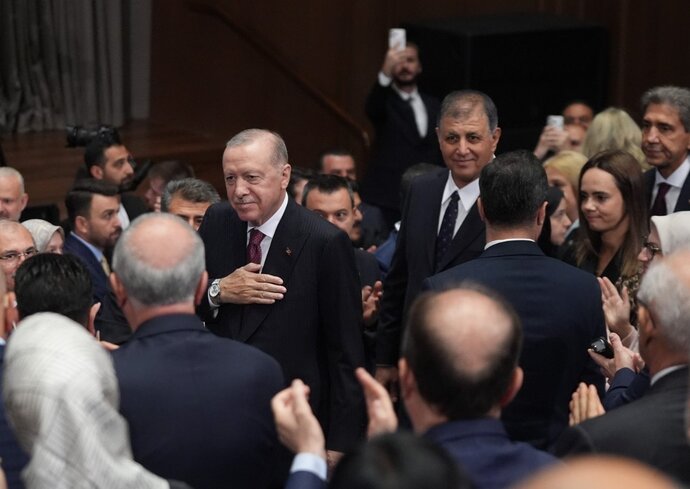 Cemil Tugay’ın CHP’den istifa edip AK Parti’ye geçmesi sizce doğru bir karar mı?