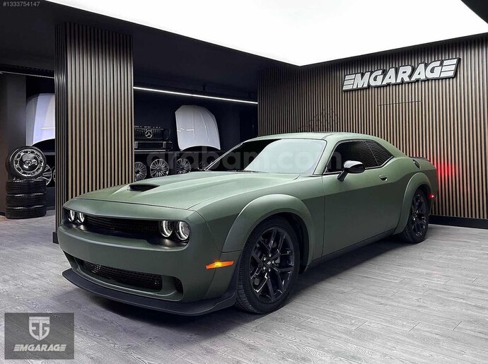 Dodge Challenger mı Chevrolet Camaro mu?
