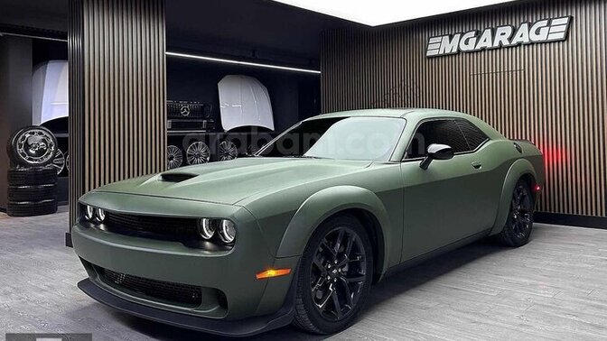 Dodge Challenger mı Chevrolet Camaro mu?