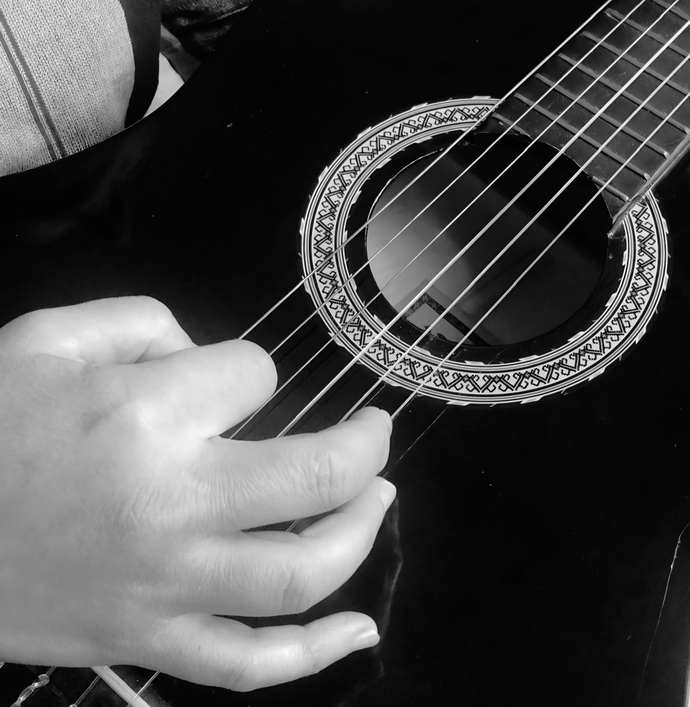 Gitar seven ve ilgilenen var mı. Deniyorum online bir şekilde?