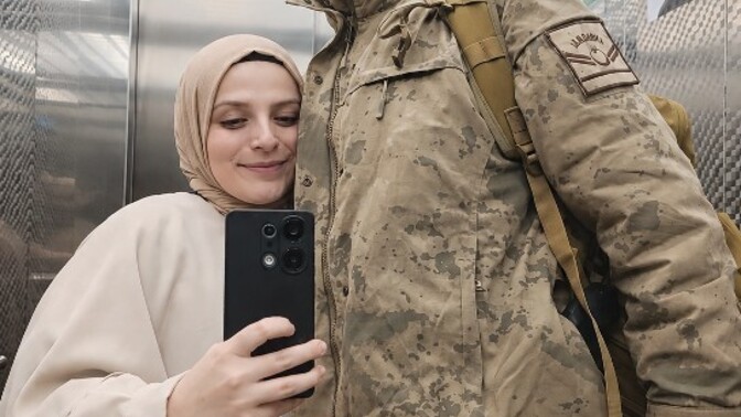 Canım eşimle iş çıkışı, ikimiz de fazlasıyla yorgun... Nasılız 🤎?