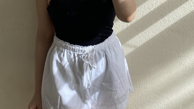 Fotodaki kız kaç kilo kaç boyda duruyo?