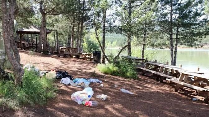 Piknik yaparken çöplerini doğaya bırakan insanlara sizce nasıl bir yaptırım uygulanmalı?
