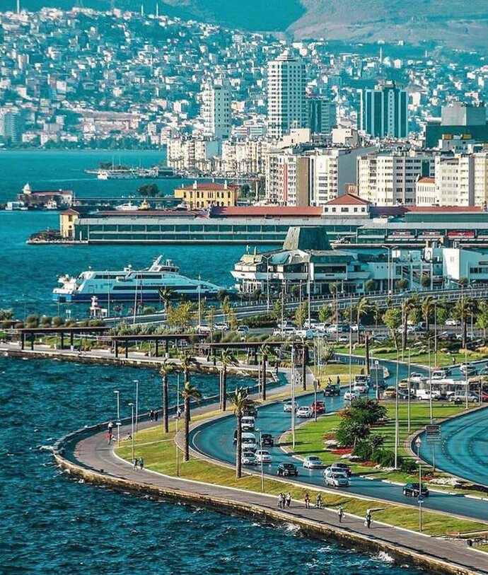 Doğduğunuz şehirde mi yaşıyorsunuz, yoksa başka bir şehirde mi ?
